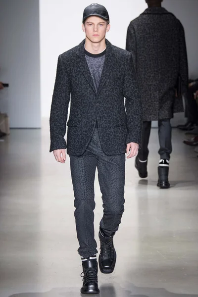 Look 17